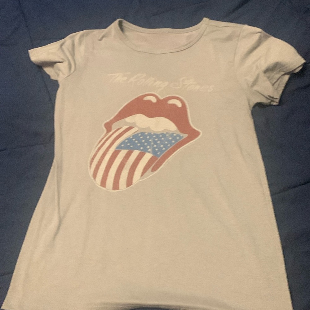 No idea what brand size small I don’t like Rolling Stones